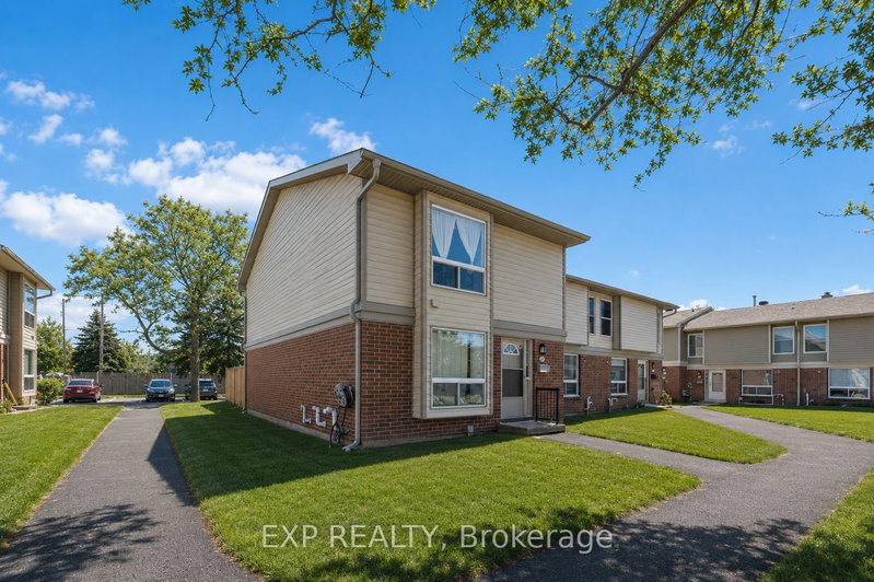 38 - 820 CAHILL Drive W