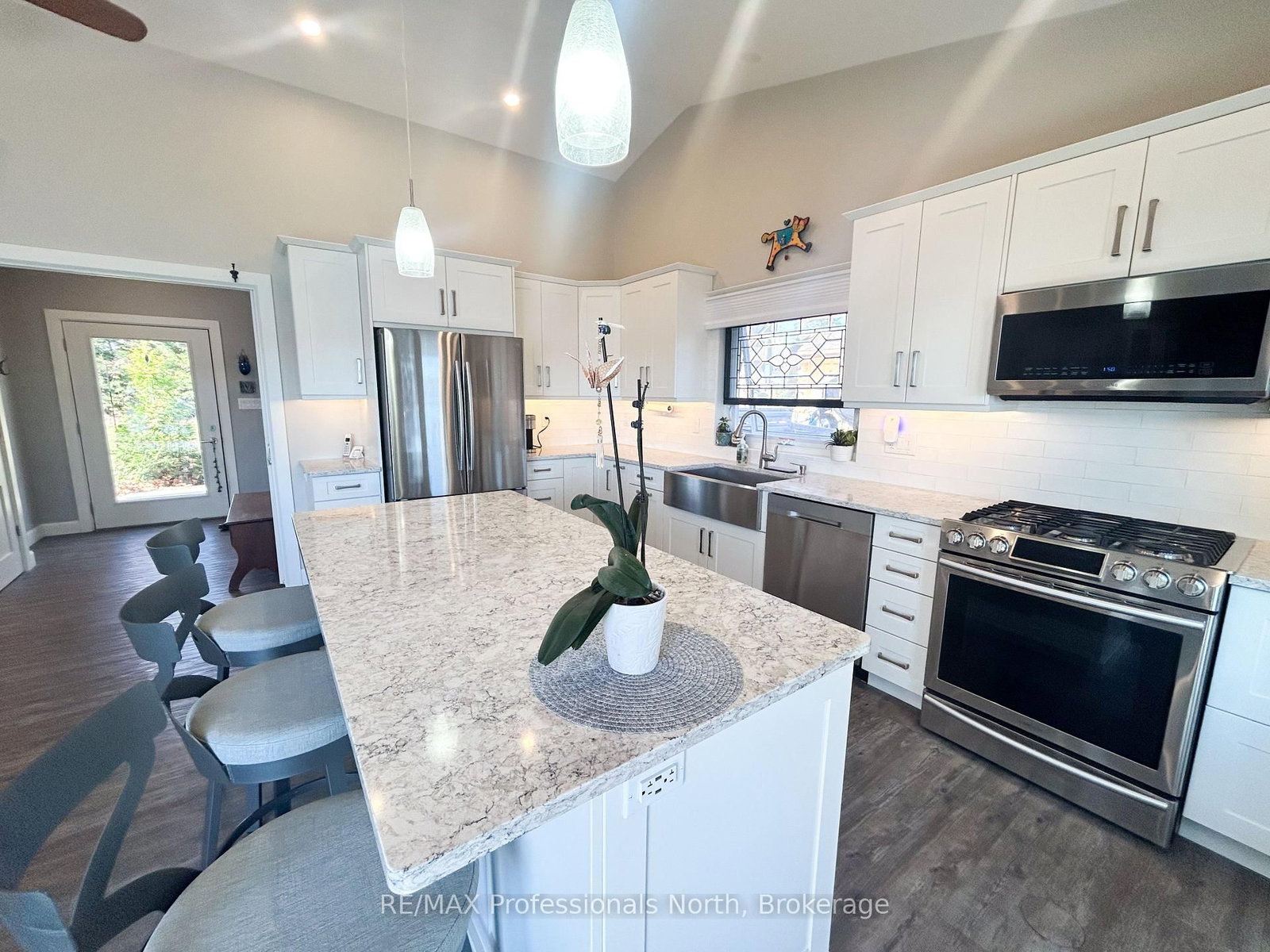 563 Dalhaven Road • Selwyn, ON photo 6