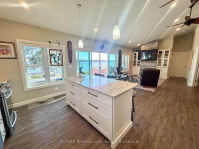 563 Dalhaven Road • Selwyn, ON photo 8