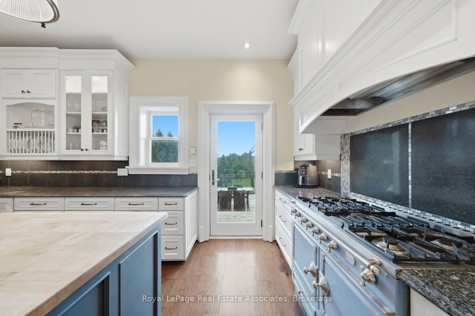 398 Canboro Road • Pelham, ON photo 10