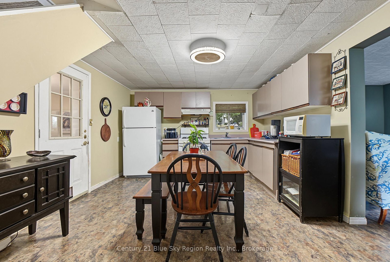 869 FERGUSON Street • North Bay, ON photo 6