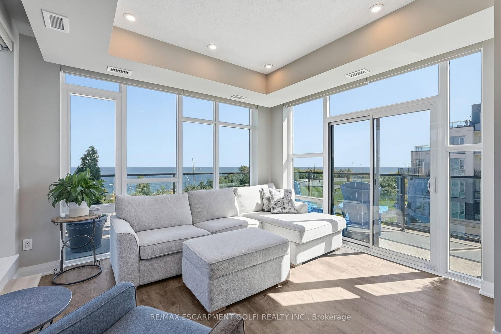 16 Concord Place • #445 • Grimsby, ON photo 12