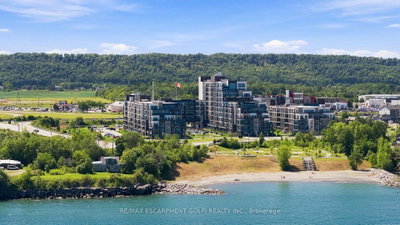 16 Concord Place • #445 • Grimsby, ON photo 3