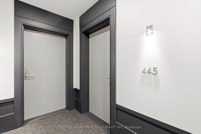 16 Concord Place • #445 • Grimsby, ON photo 9