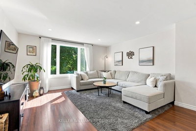 740 Village Green Avenue • London South, ON photo 8