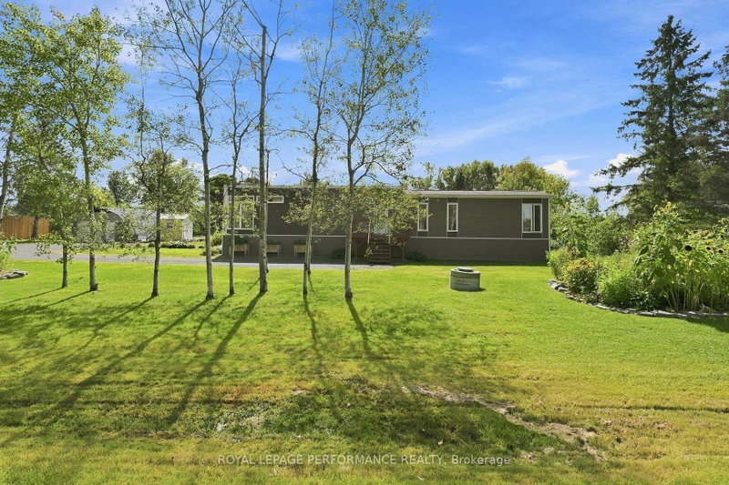 880 Concession 1 Road