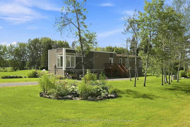 880 Concession 1 Road