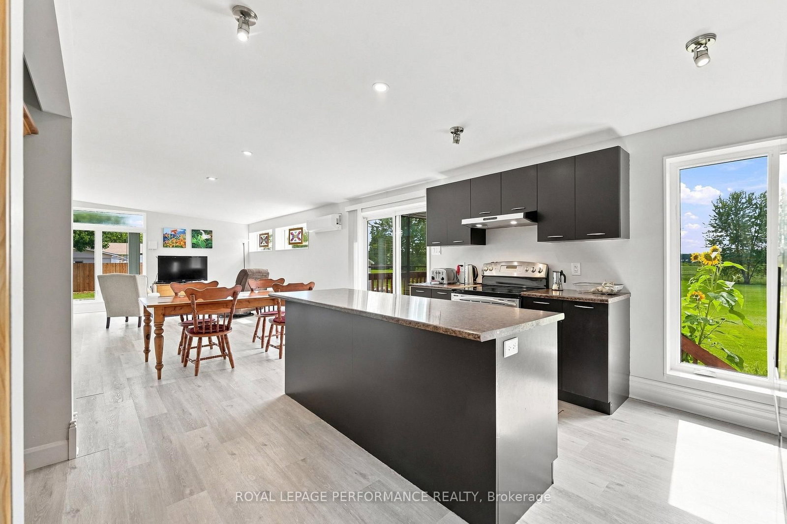 880 Concession 1 Road • Alfred and Plantagenet, ON photo 5
