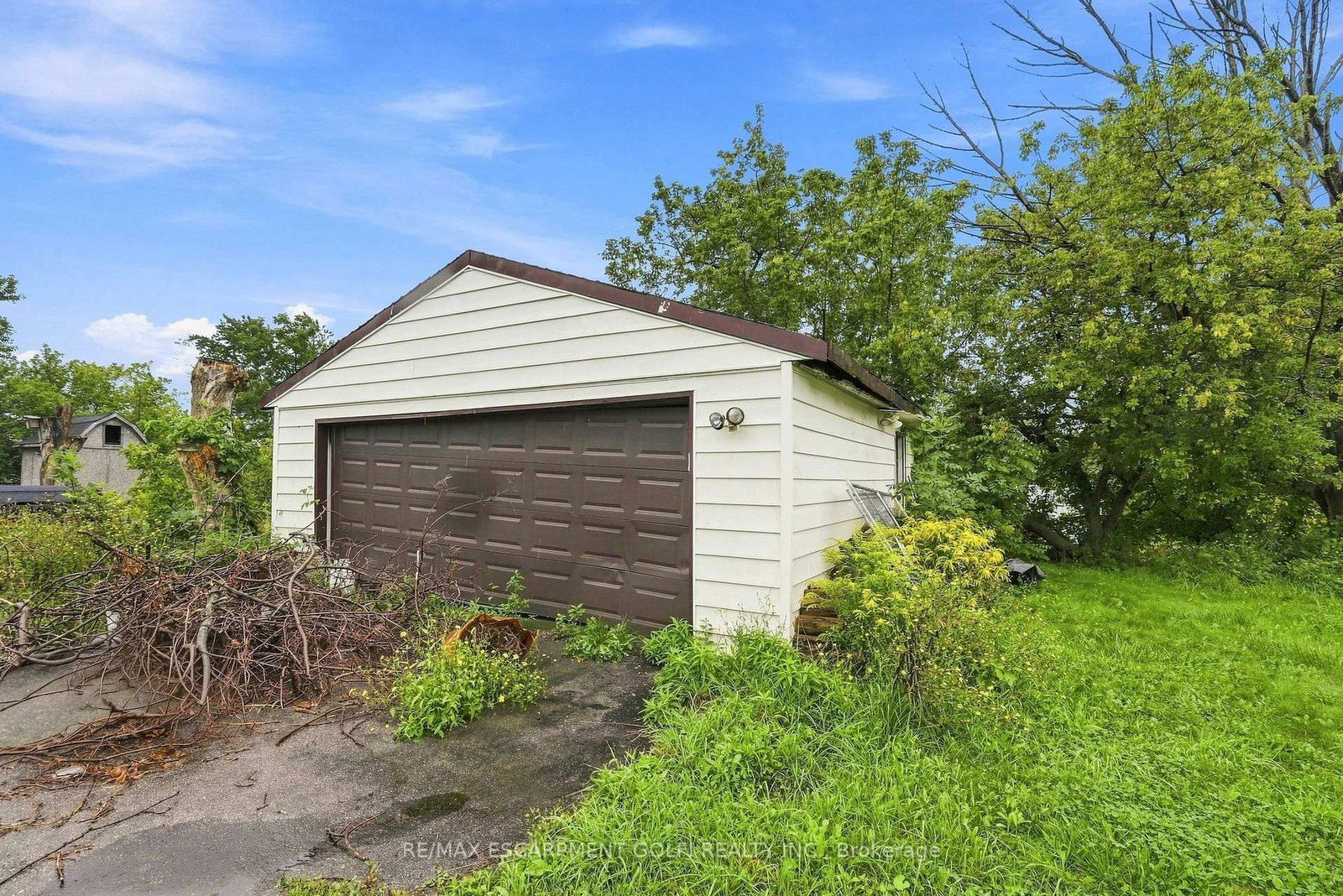 663 Ridge Road W • Grimsby, ON photo 12