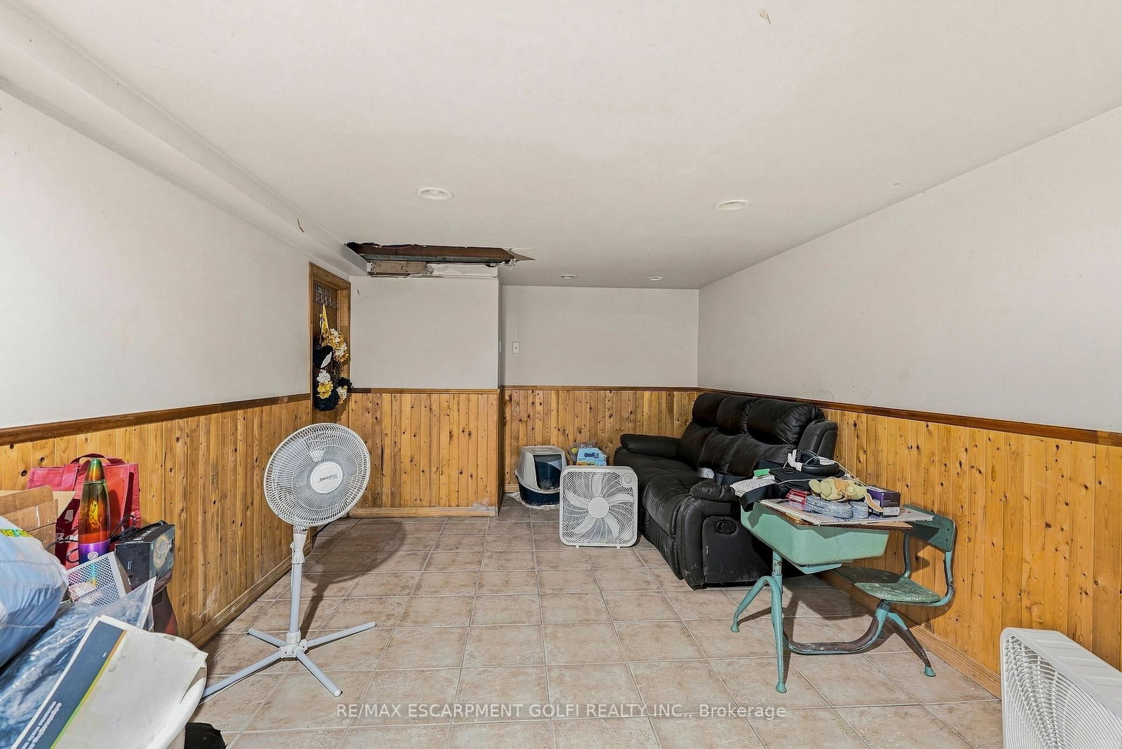 663 Ridge Road W • Grimsby, ON photo 9