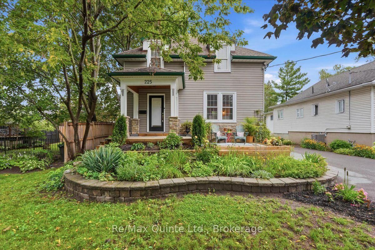 225 Bleecker Avenue • Belleville, ON photo 1