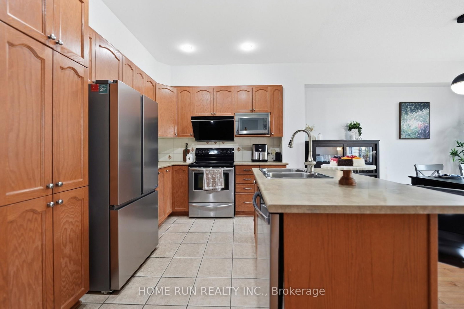202 Maxwell Bridge Road • Ottawa, ON photo 11