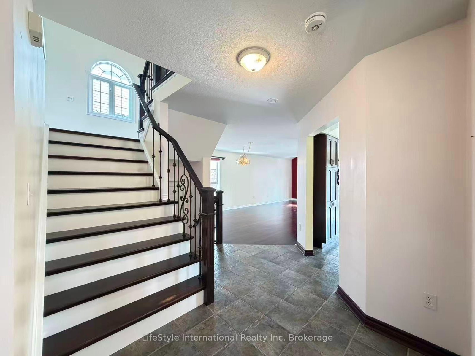 Main Unit - 16 Lynch Circle, Guelph 5