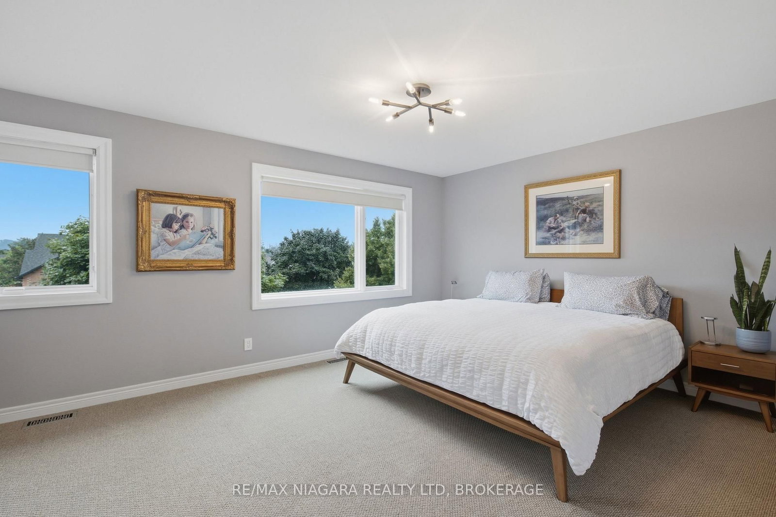 15 Cozocar Crescent • St. Catharines, ON photo 4