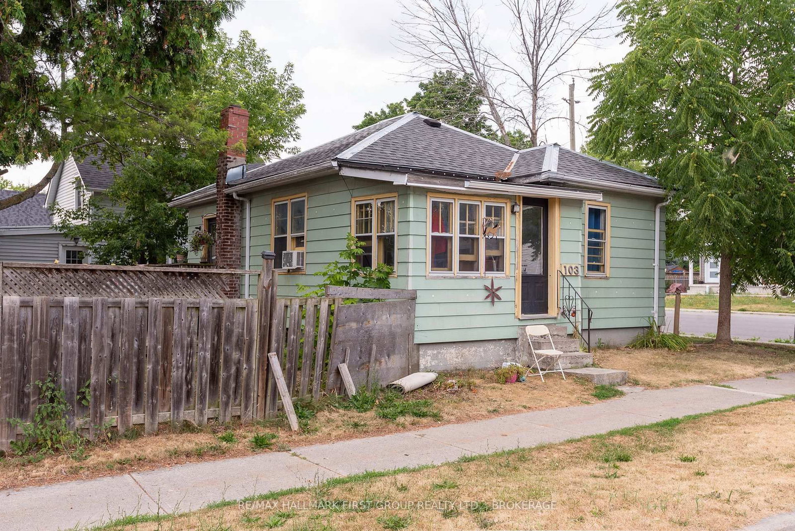 103 Centre Street • Deseronto, ON photo 4