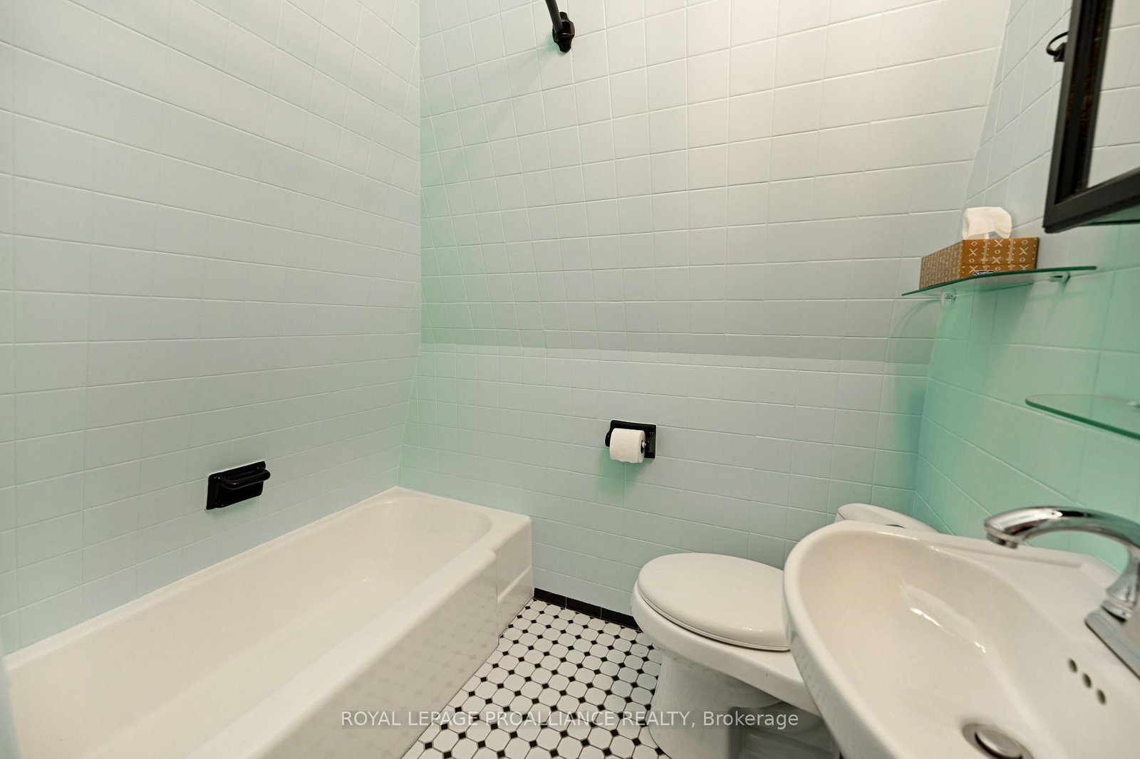372 King Street W • Brockville, ON photo 26