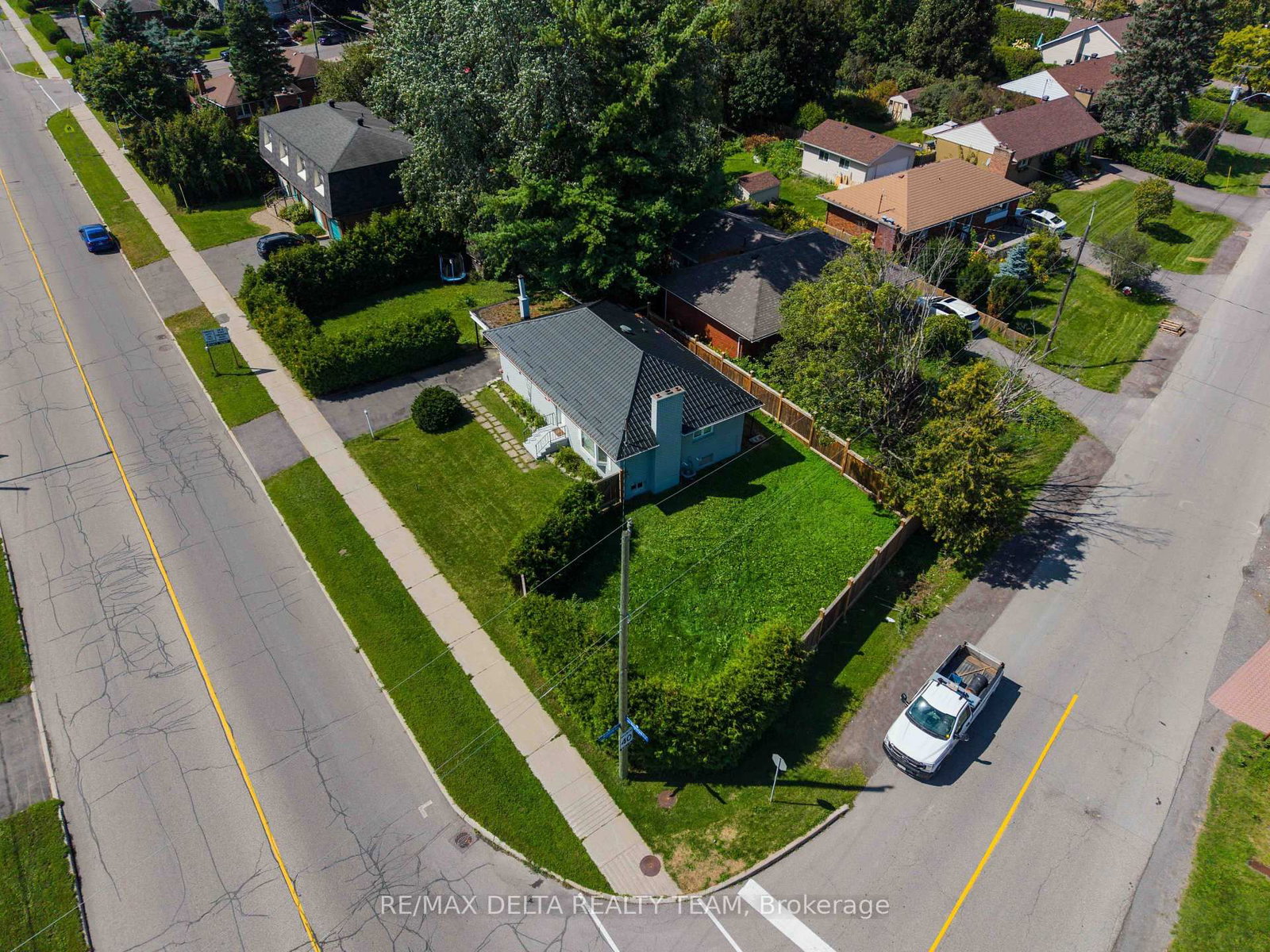 109 Meadowlands Drive W • Ottawa, ON photo 14