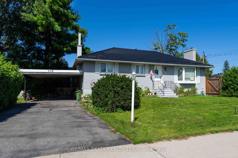 109 Meadowlands Drive W