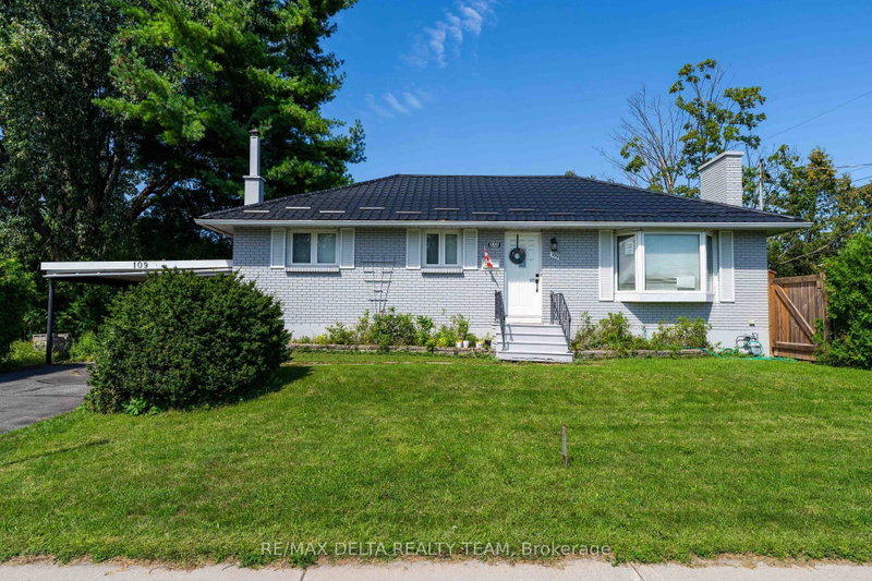 109 Meadowlands Drive W