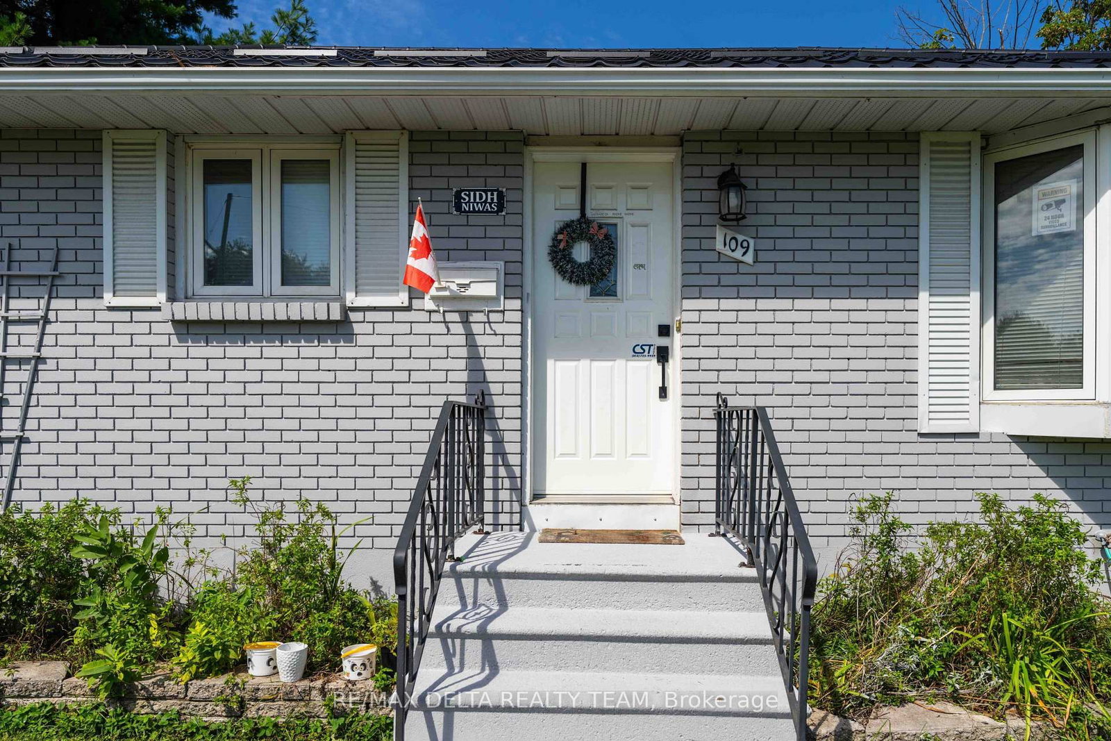 109 Meadowlands Drive W • Ottawa, ON photo 5