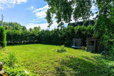 109 Meadowlands Drive W • Ottawa, ON photo 6