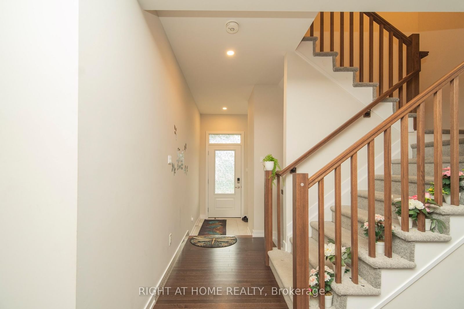 942 Seagrave Lane • Richmond, ON photo 2