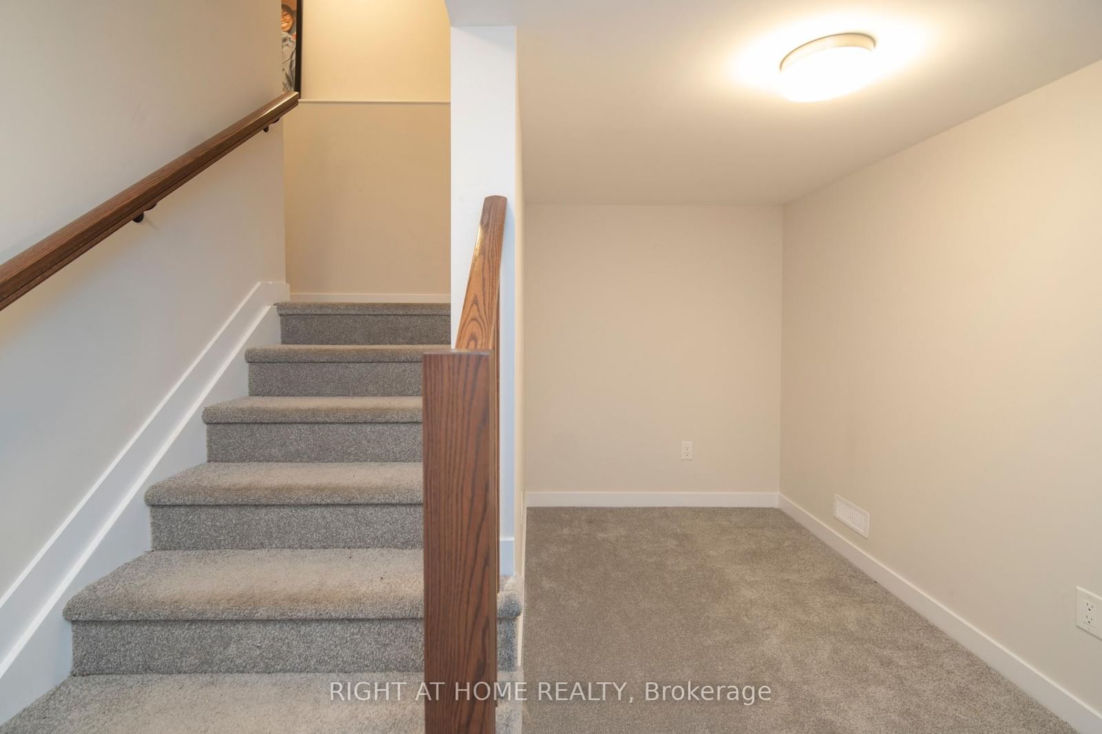 942 Seagrave Lane • Richmond, ON photo 21
