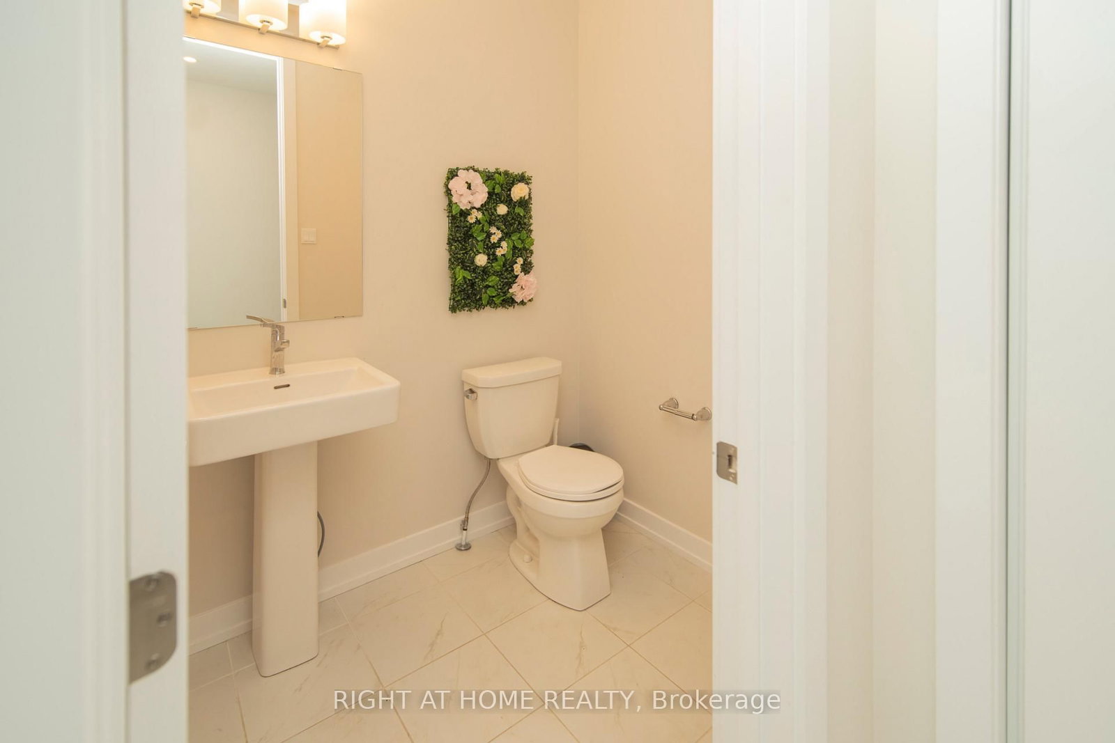942 Seagrave Lane • Richmond, ON photo 5