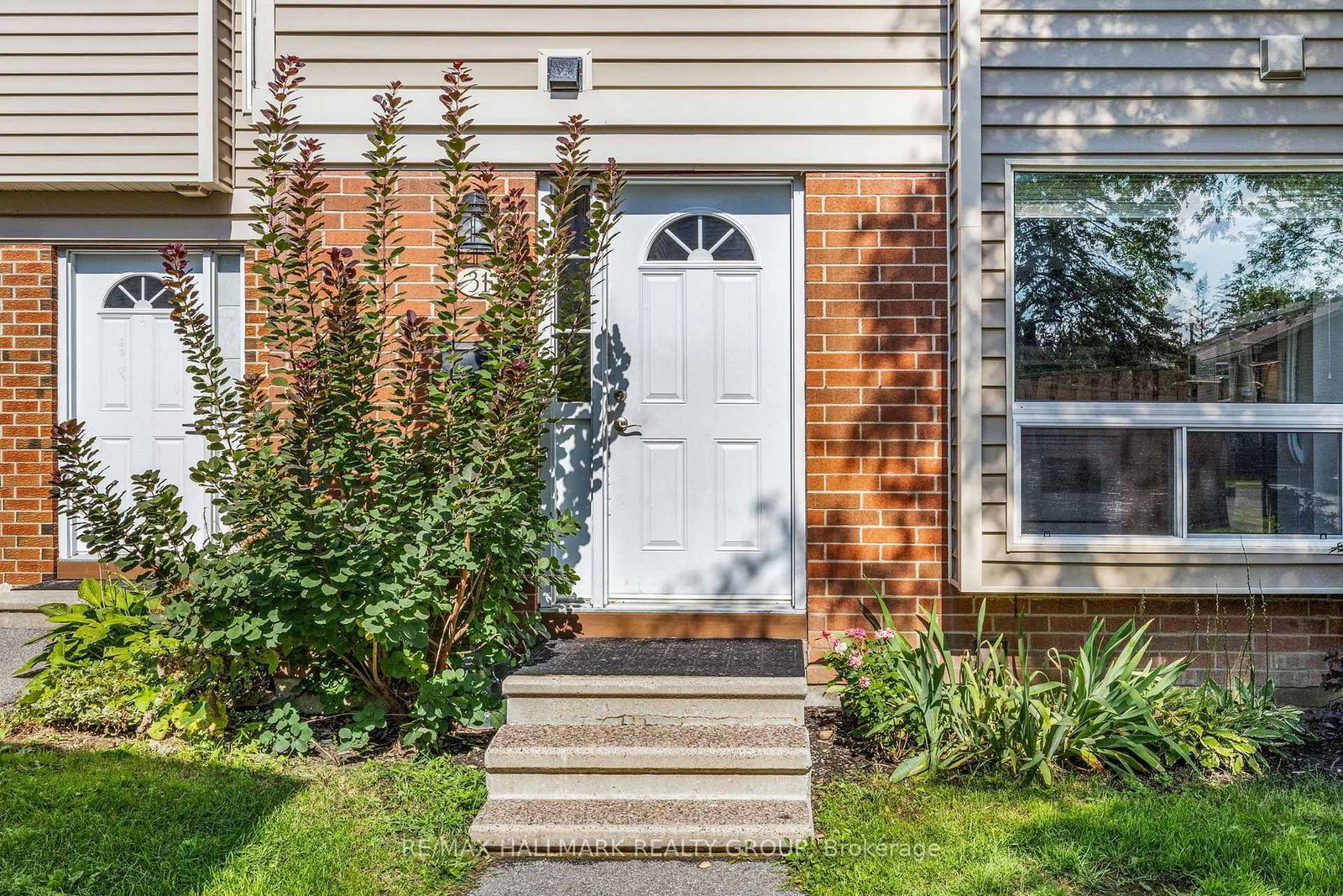 840 Cahill Drive W • #31 • Ottawa, ON photo 3