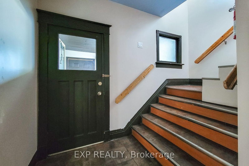 Upper - 6133 Prospect Street