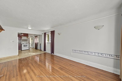 270 Weir Street N • Hamilton, ON photo 4