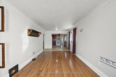 270 Weir Street N • Hamilton, ON photo 6