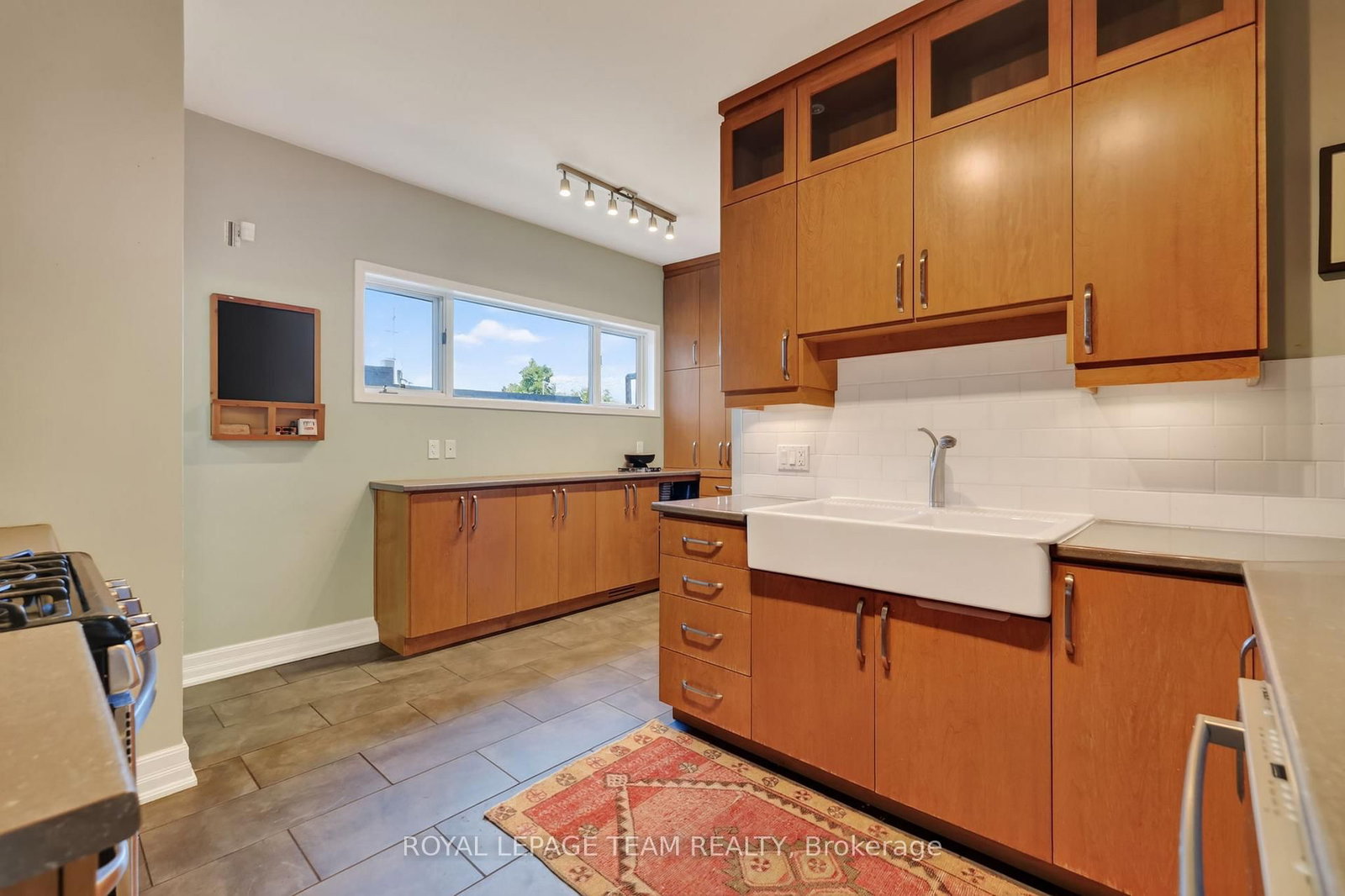 10 Clarendon Avenue • Ottawa, ON photo 13
