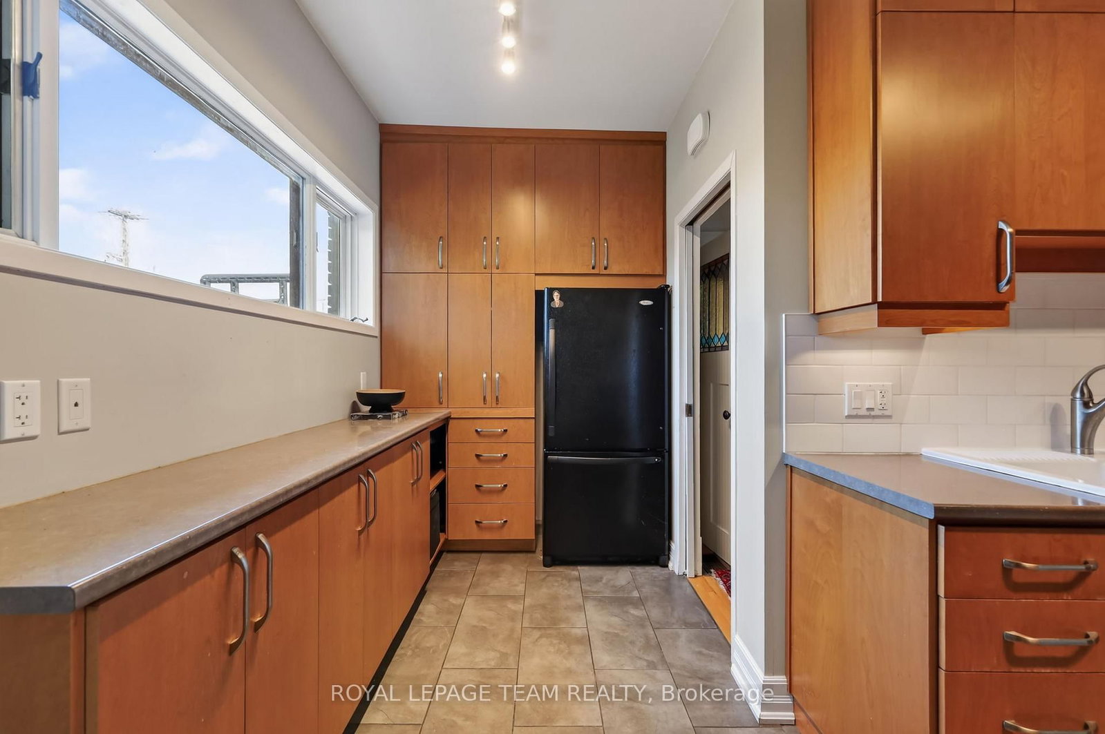 10 Clarendon Avenue • Ottawa, ON photo 15