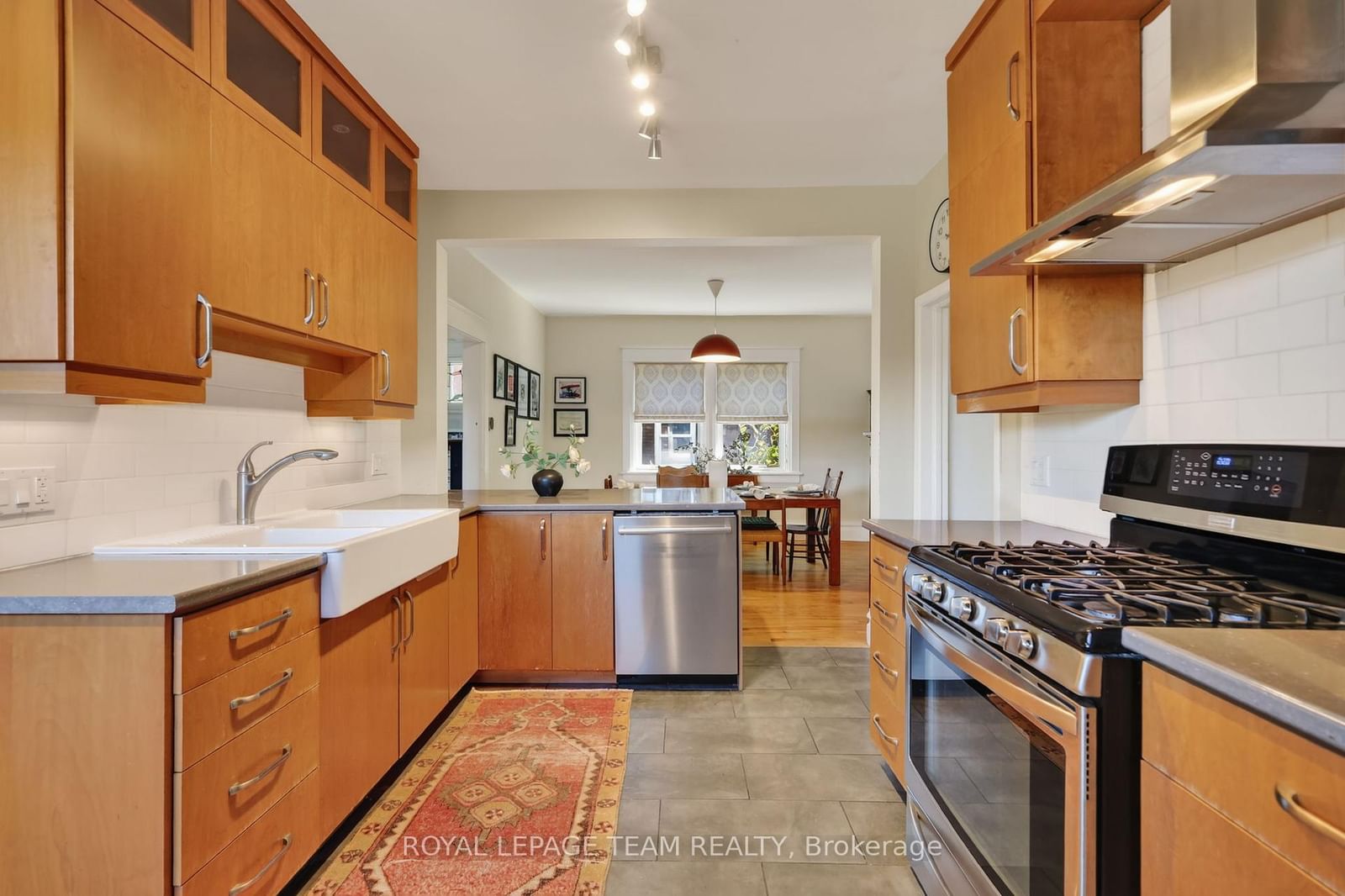10 Clarendon Avenue • Ottawa, ON photo 16