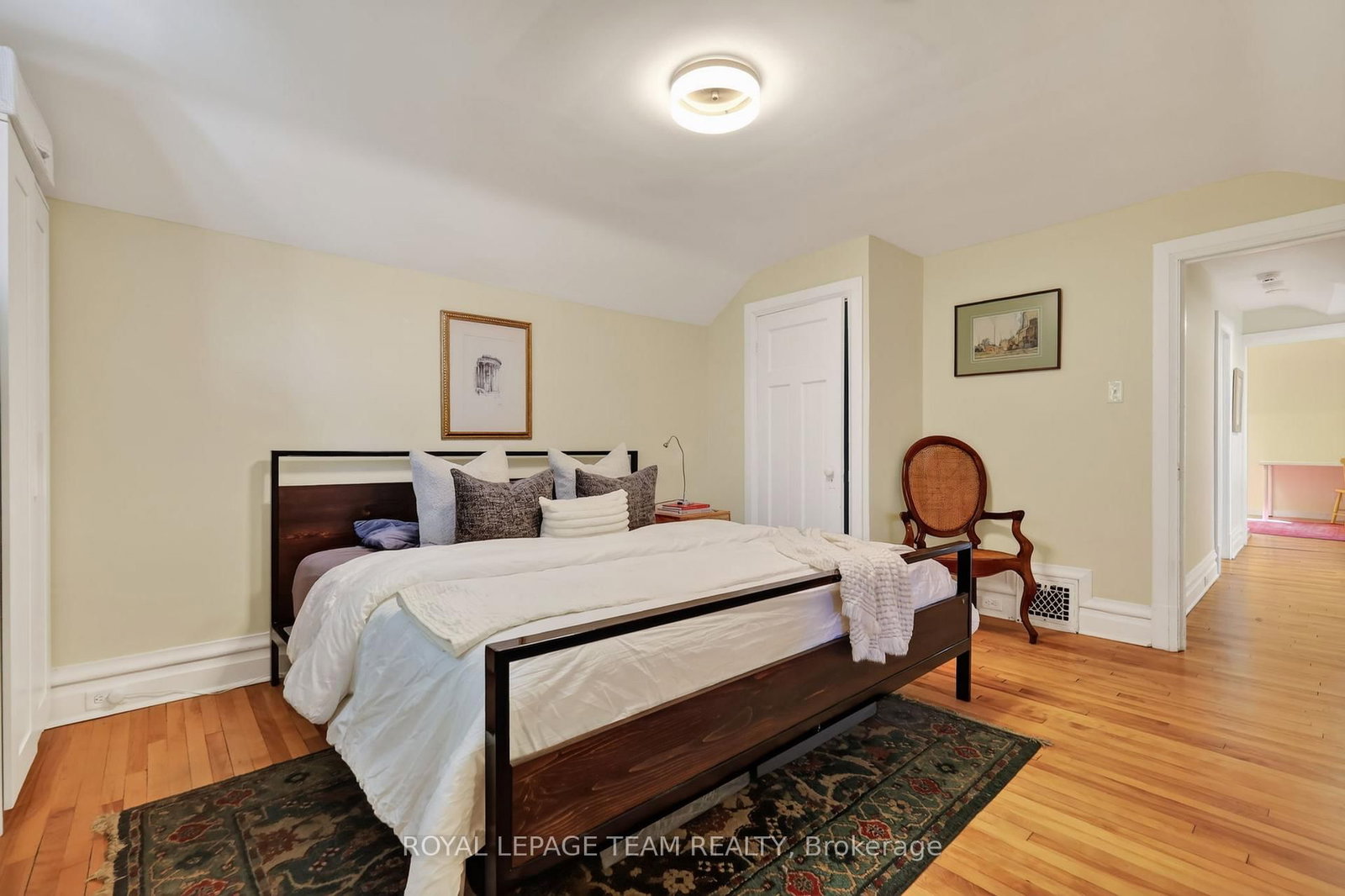 10 Clarendon Avenue • Ottawa, ON photo 26