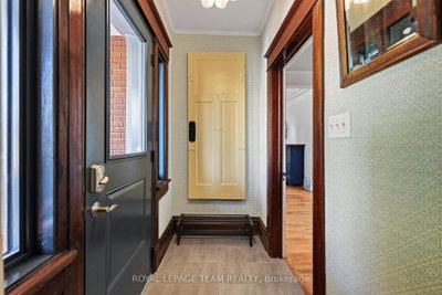 10 Clarendon Avenue • Ottawa, ON photo 5