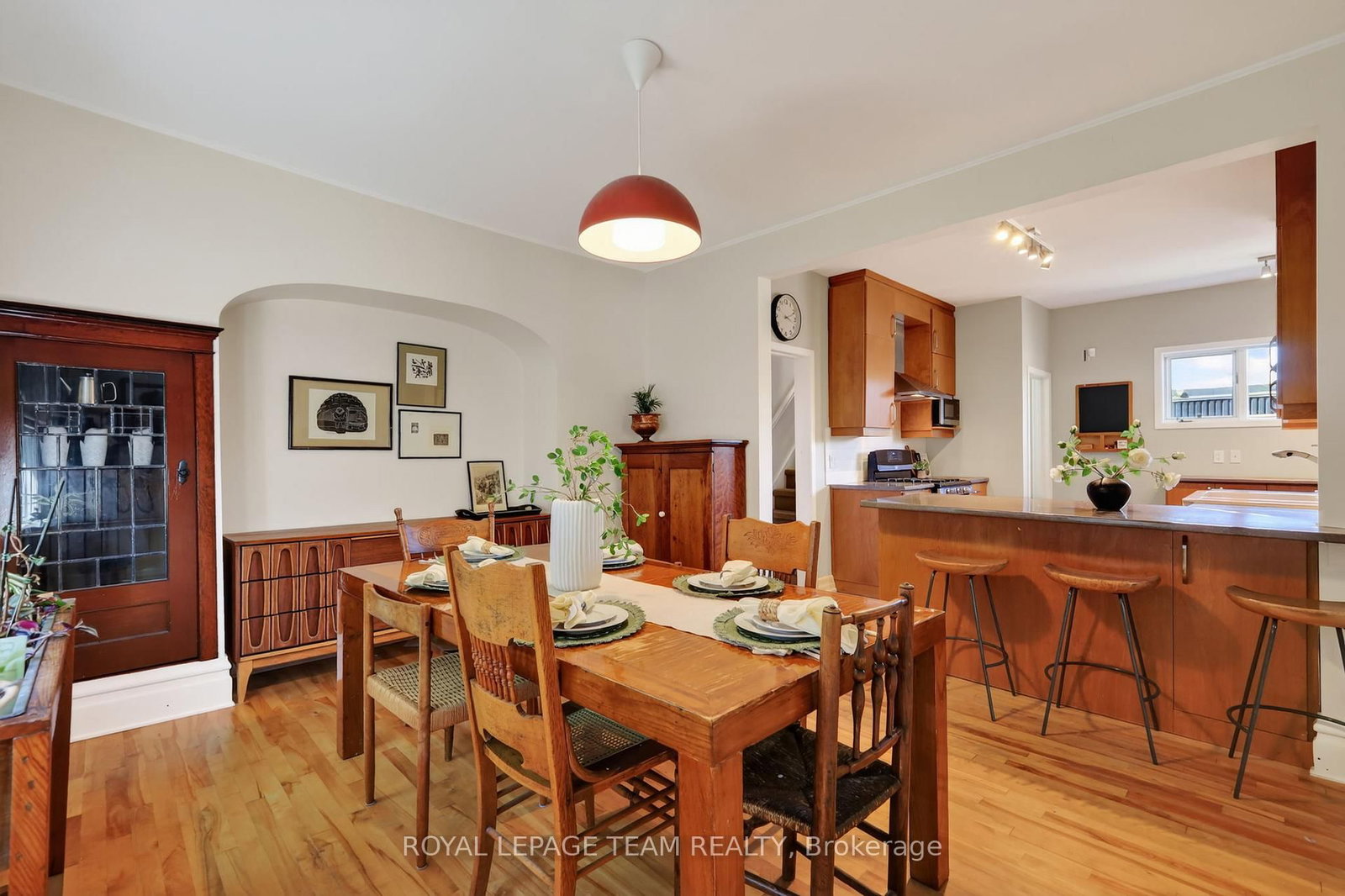 10 Clarendon Avenue • Ottawa, ON photo 9