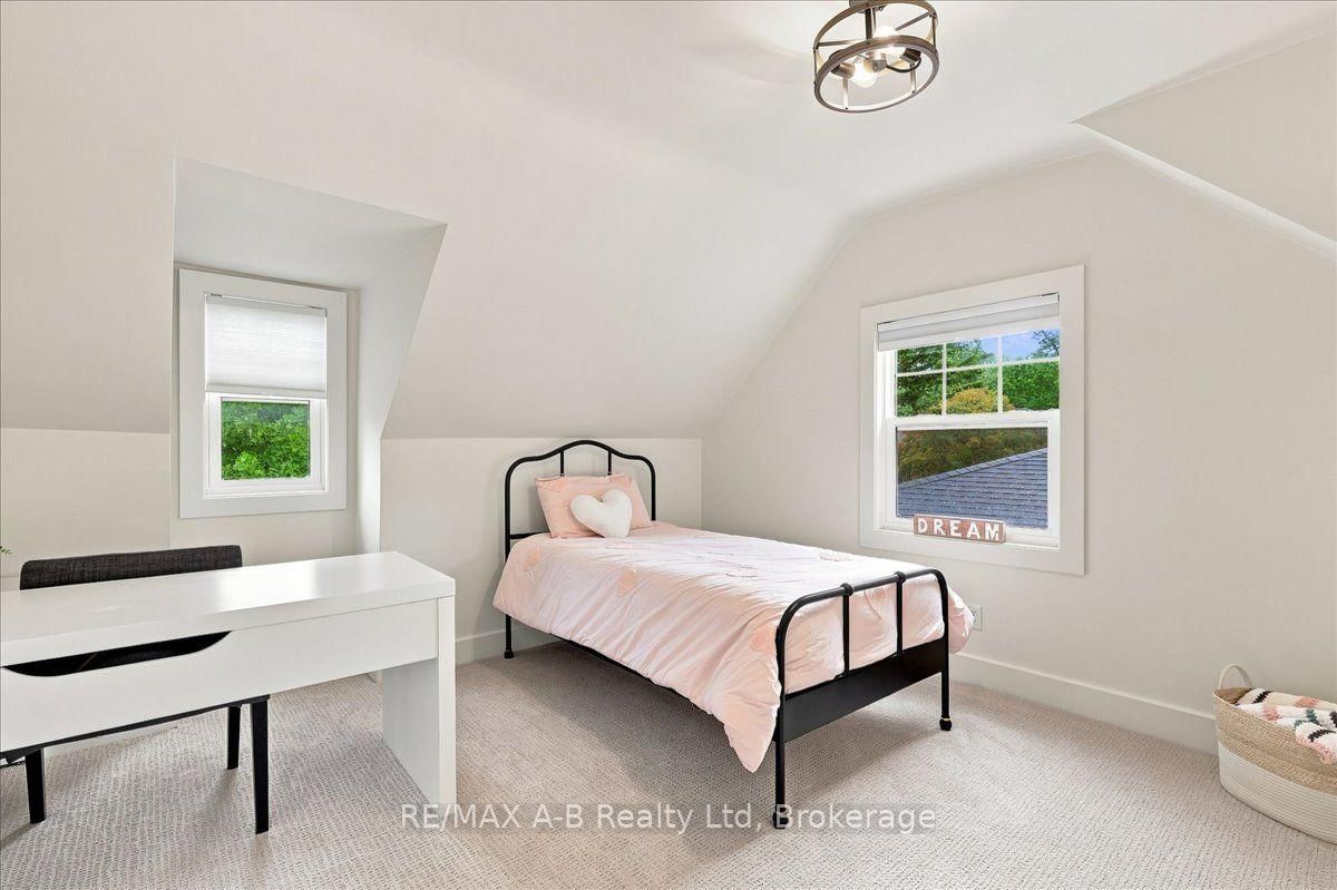 143 Britannia Street • Stratford, ON photo 25