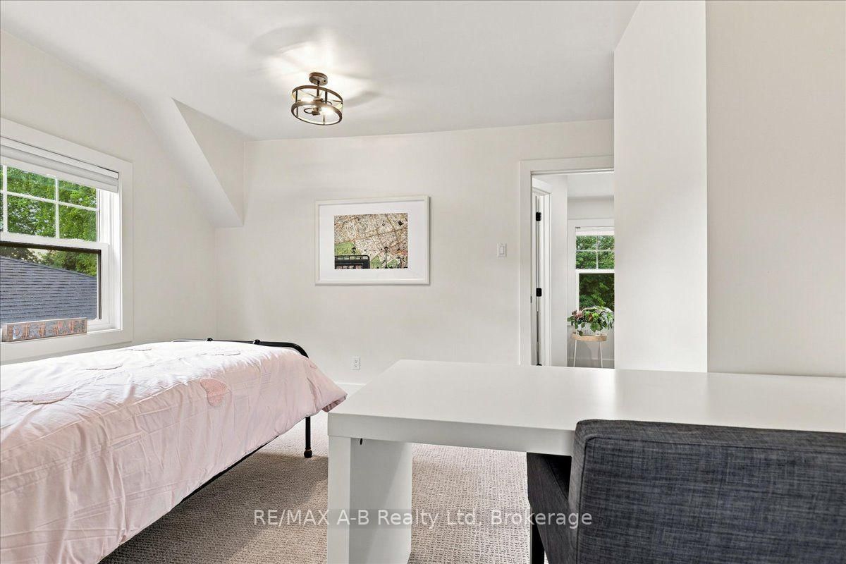 143 Britannia Street • Stratford, ON photo 27