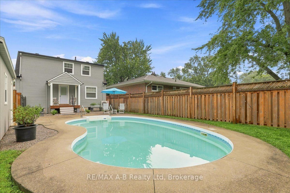 143 Britannia Street • Stratford, ON photo 30