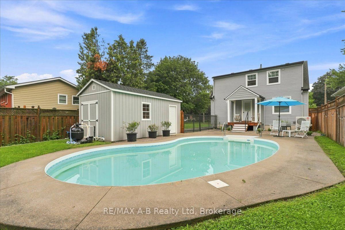 143 Britannia Street • Stratford, ON photo 31
