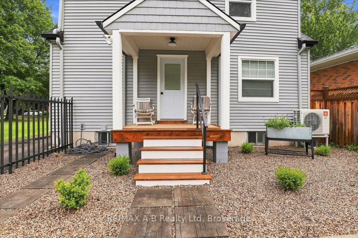 143 Britannia Street • Stratford, ON photo 33