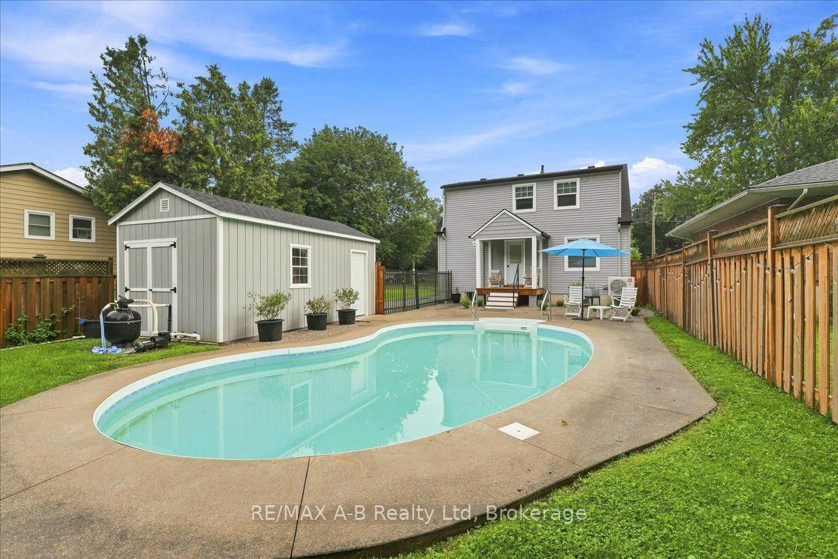143 Britannia Street • Stratford, ON photo 4
