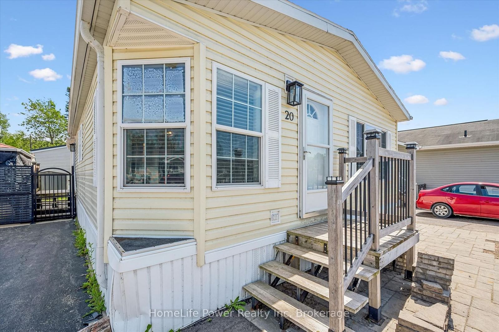 20 Elm Street • Puslinch, ON photo 4