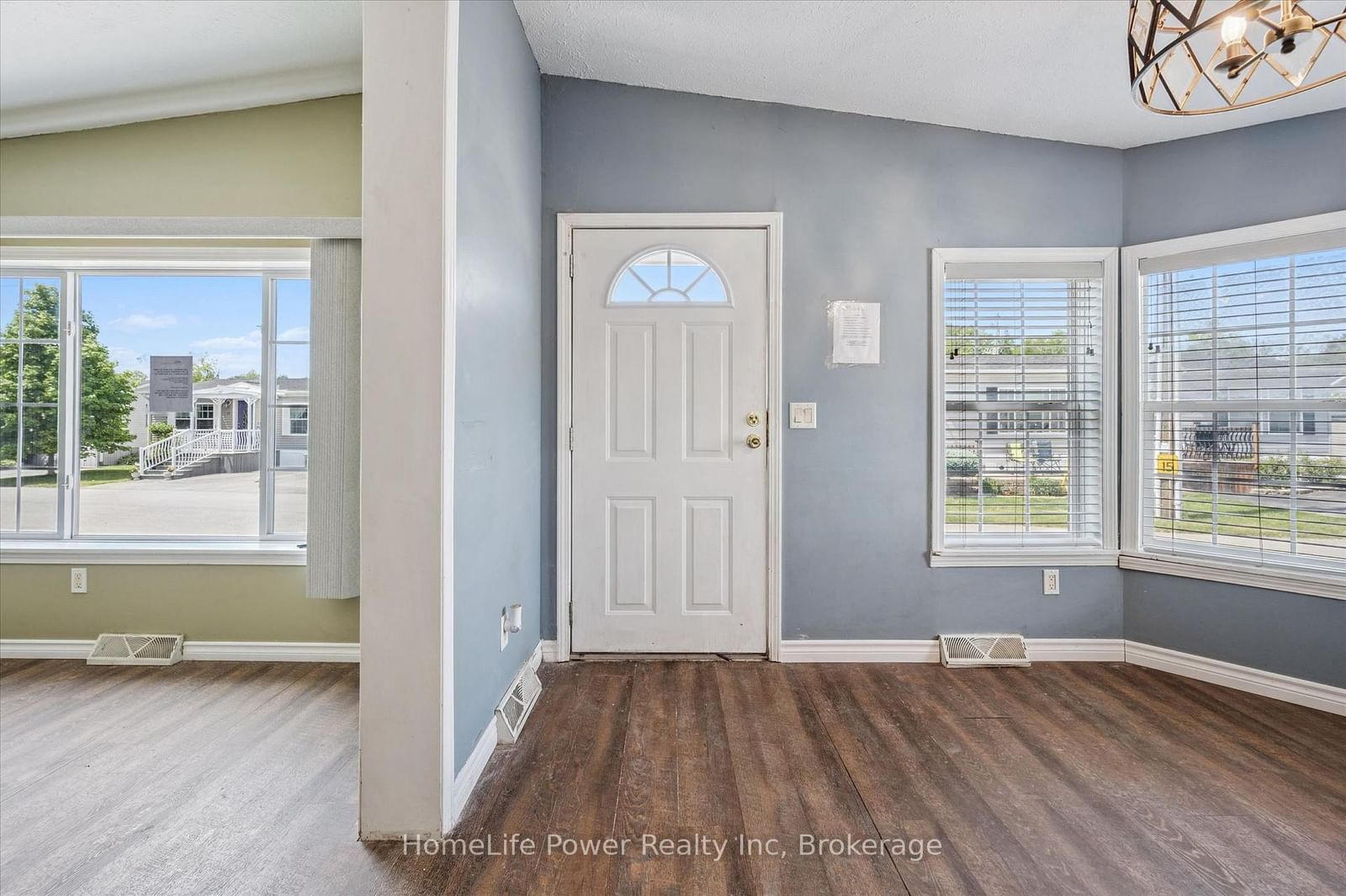 20 Elm Street • Puslinch, ON photo 6