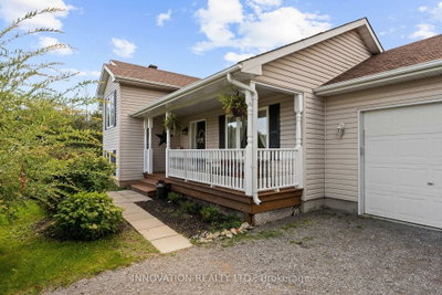 281 Greystone Crescent • Almonte, ON photo 4
