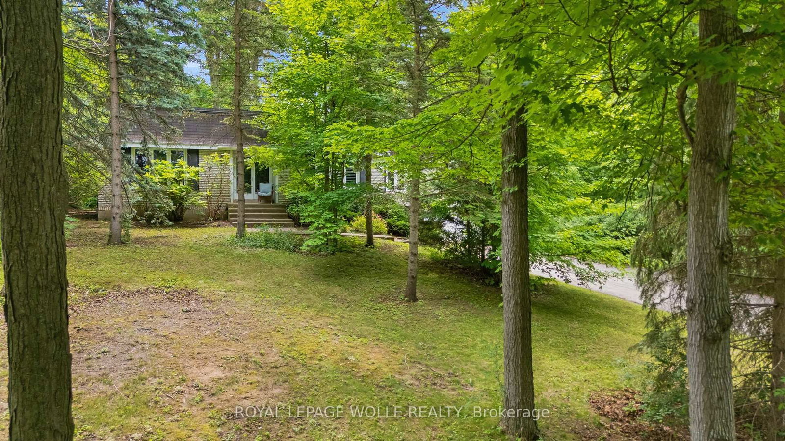 35 Maple Hill Drive • Kitchener, ON photo 4