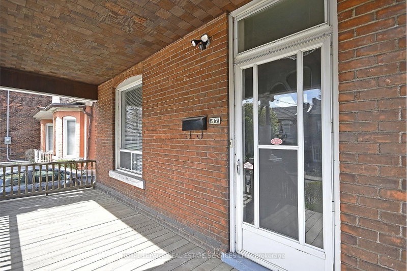 47 Emerald Street N