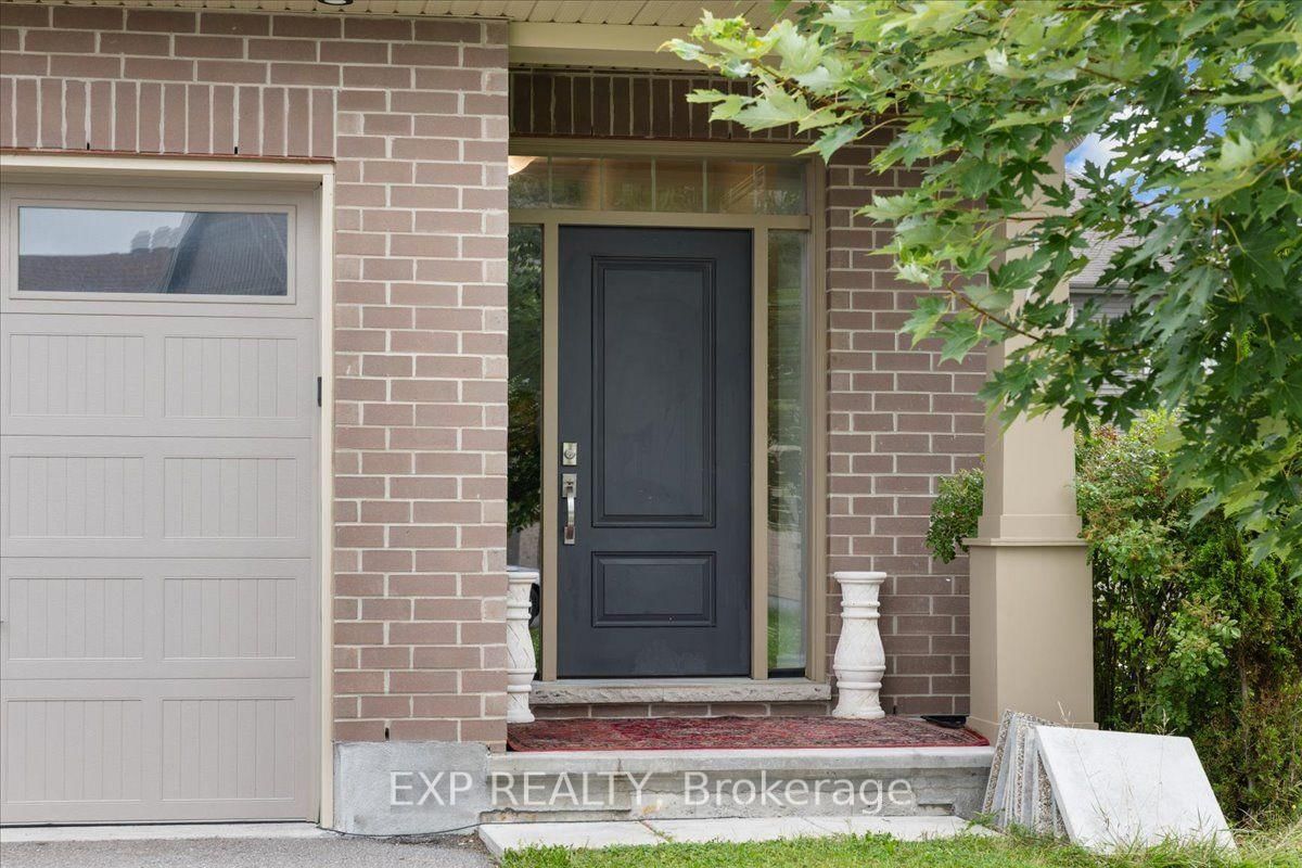10 Duncanville Street • Russell, ON photo 2